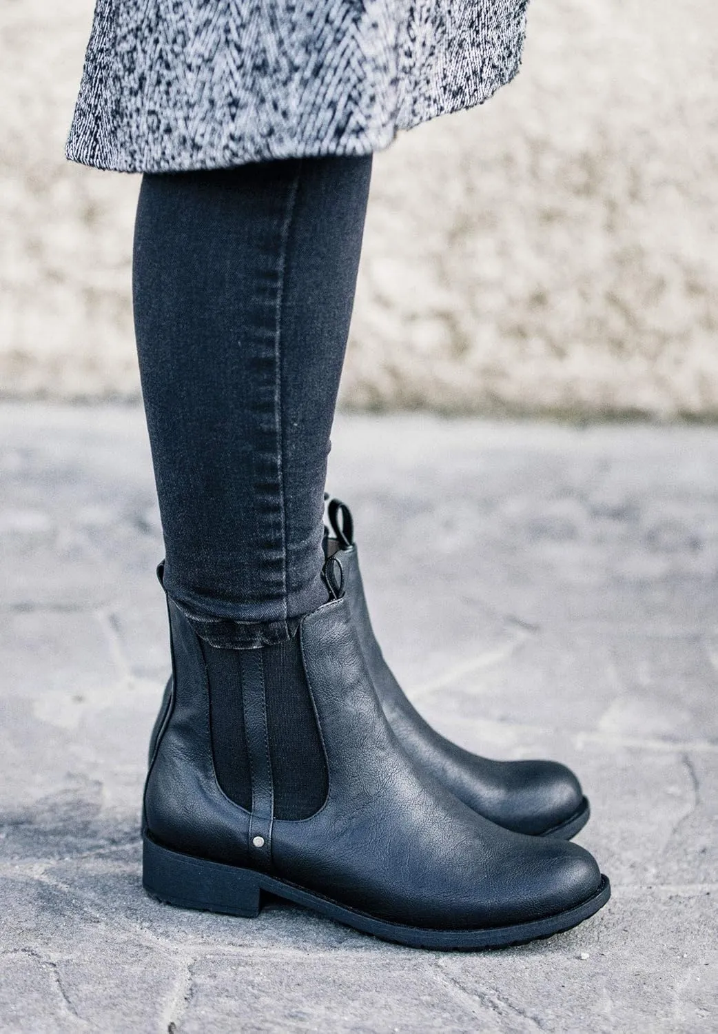 Women's Wide Width Sherpa Lined Faux Leather Chelsea Bootie